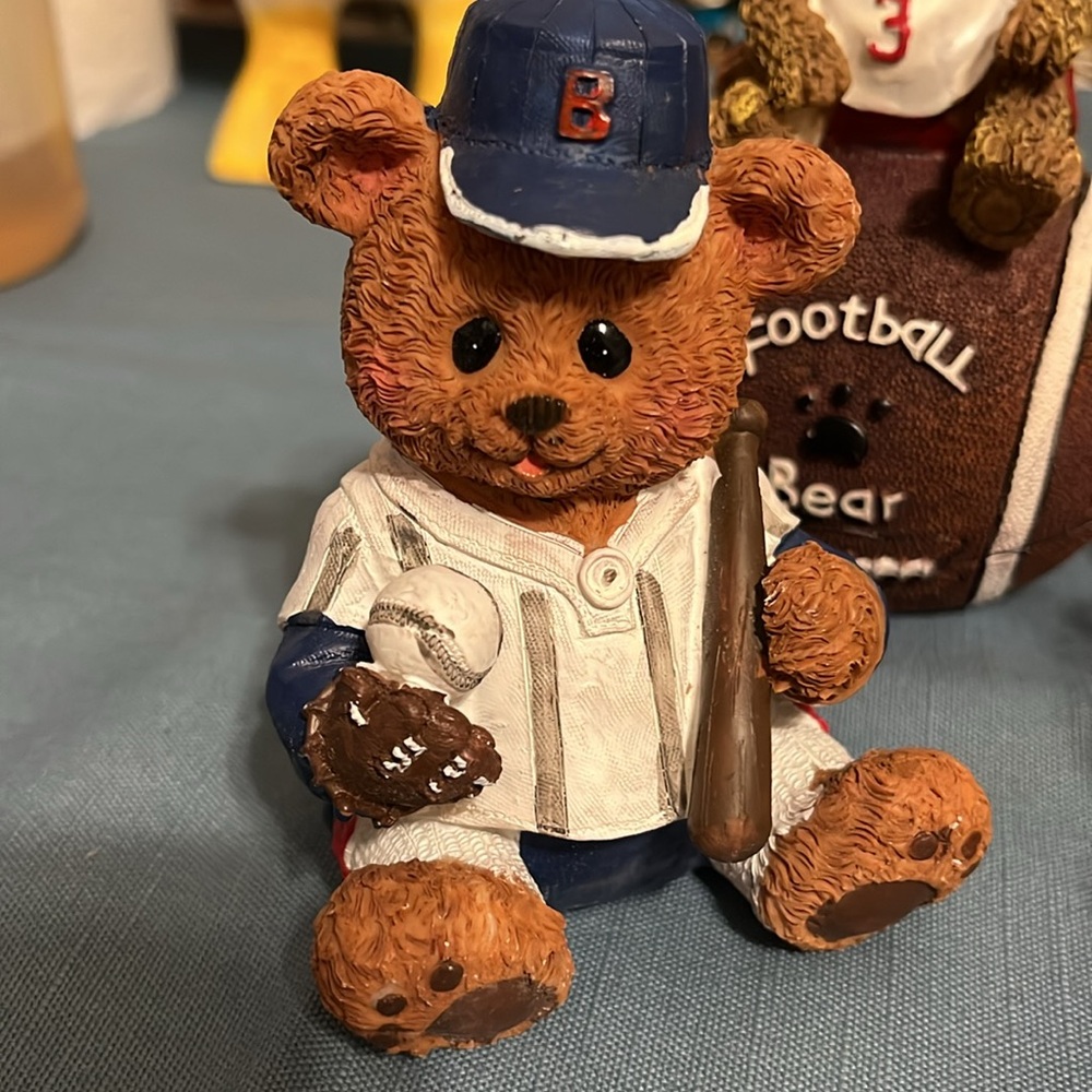 Baseball and Football Bear banks, set of 4 - Picture 2 of 9